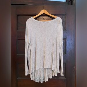 Striped hi-low oversized shirt.